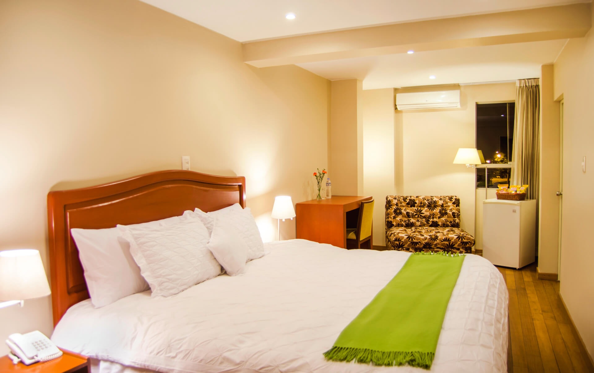 JUNIOR SUITE